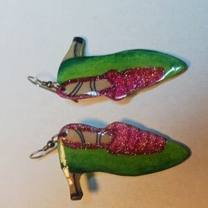 Vintage Artist handmade high heel shoe pierced earrings green red pink 2.5 in